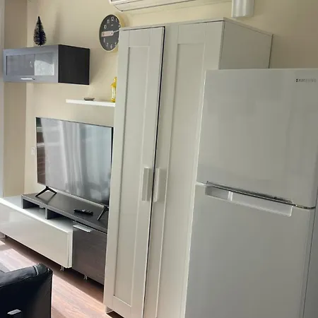 Elegante With Pool Near The Sea