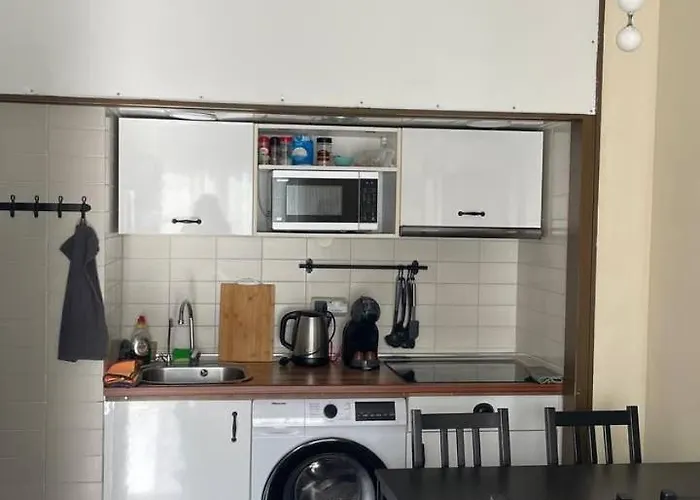 Elegante With Pool Near The Sea